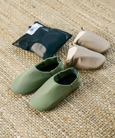 DOLCE&GABBANAトラベル袋付きスリッパ